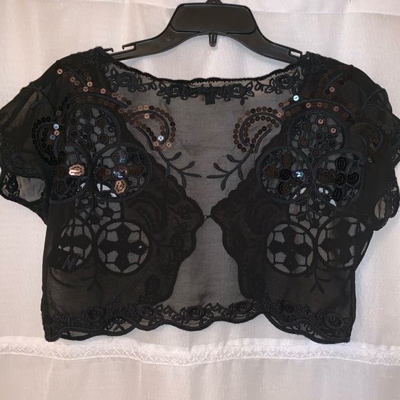 Black crop top - Picture 2 of 4